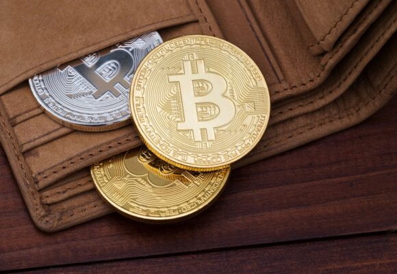 Bitcoin wallets untouched for 10 years moved $40 million. Most avoided exchanges