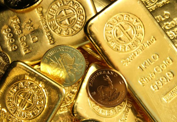 Bitcoin, copper, stocks, yields all fall; gold rises