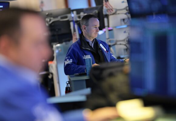 Wall Street analysts urge investors to buy crypto stocks after $6.3 billion Binance hack