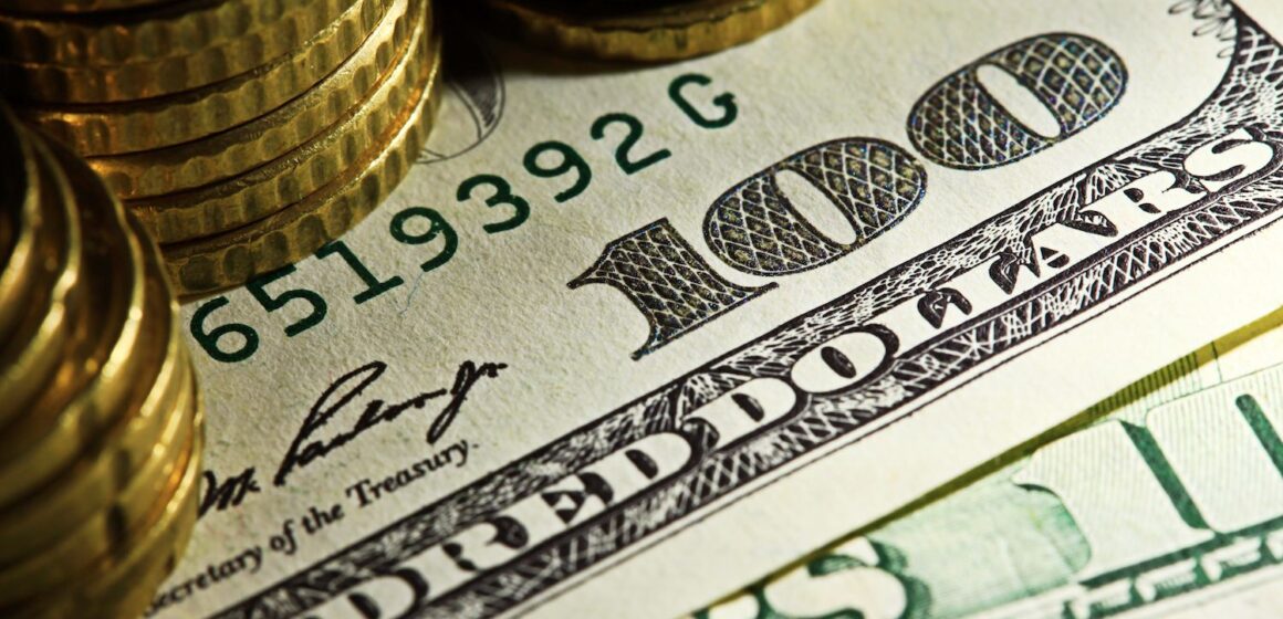 Bitcoin shows signs of weakness while Ripple’s bank win fails to bolster XRP