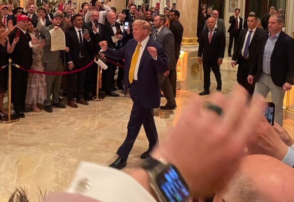 Another Trump memecoin dinner advertised for token’s top investors